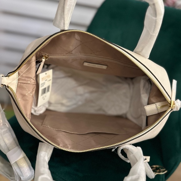 NWT! NEW!  KORS Michael Kors Hyde Large Pebbled Leather Satchel -Cream White - Picture 12 of 15